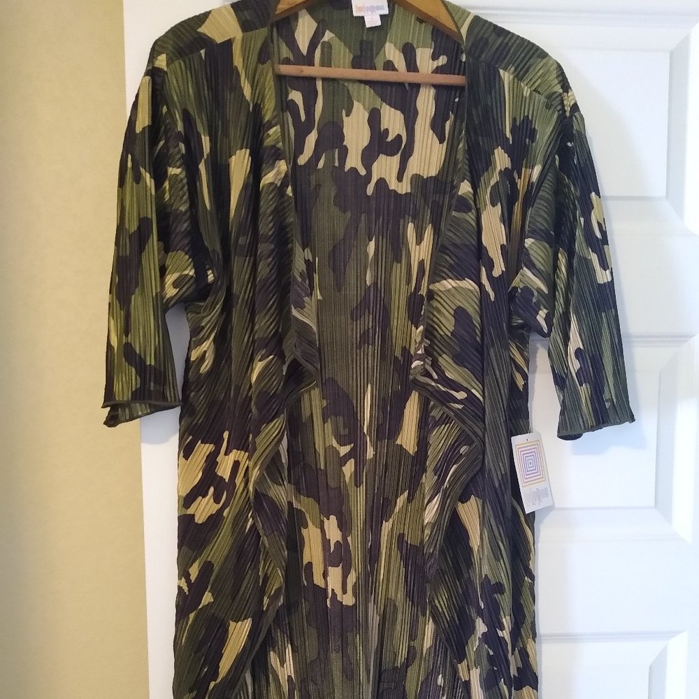 LuLaRoe Camo Shirley *Unicorn*